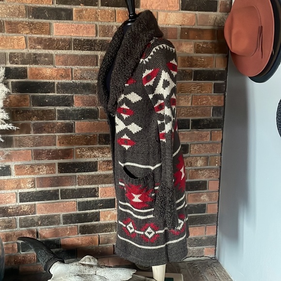 MontanaCo Brown and Red Pendelton like Knit Sweater - Picture 2 of 8